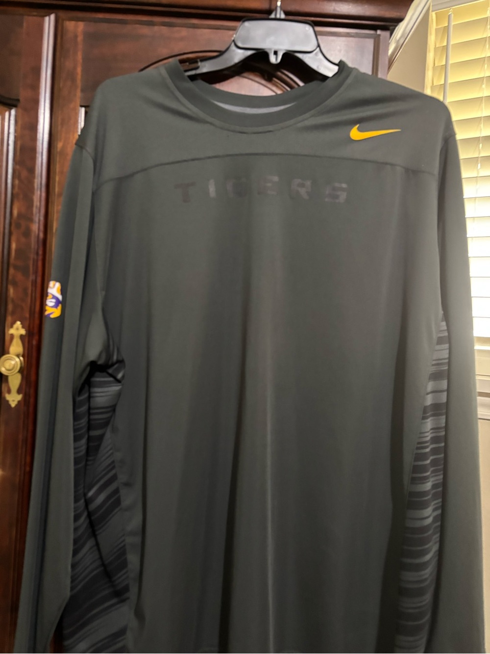 Nike Men's Long Sleeve LSU xXL Performance Shirt - Dark Gray with Yellow Swoosh